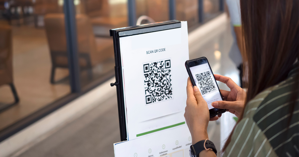 Officials Warn of QR Code Scams During Holiday Travel