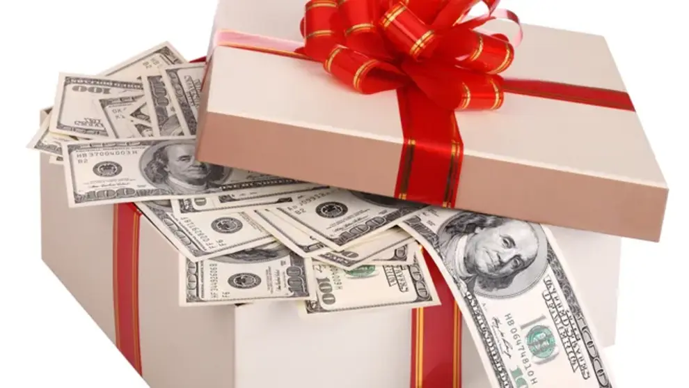 49% of Gift-Givers Are Wishing for Cash This Holiday Season, Survey Reveals