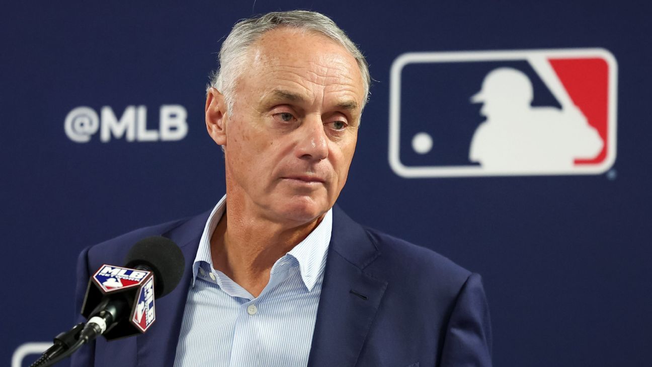 MLB Commissioner Meets with Pinellas County Officials Before Delayed Stadium Vote