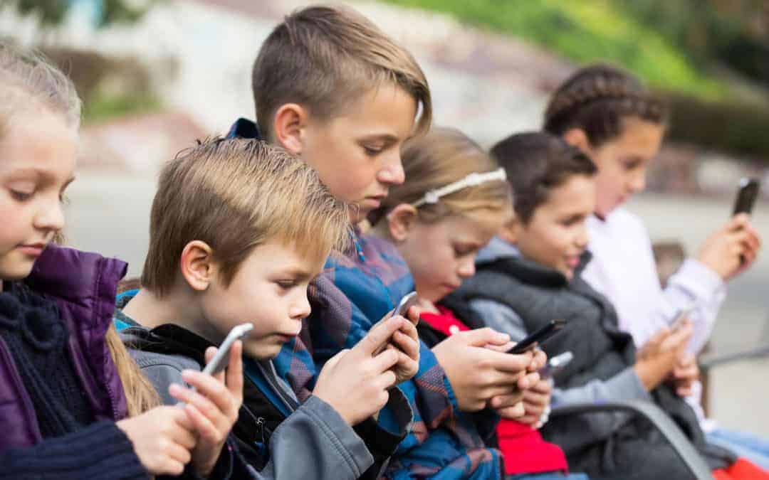 Study Reveals Unexpected Insights into Kids’ Smartphone Use and Wellbeing
