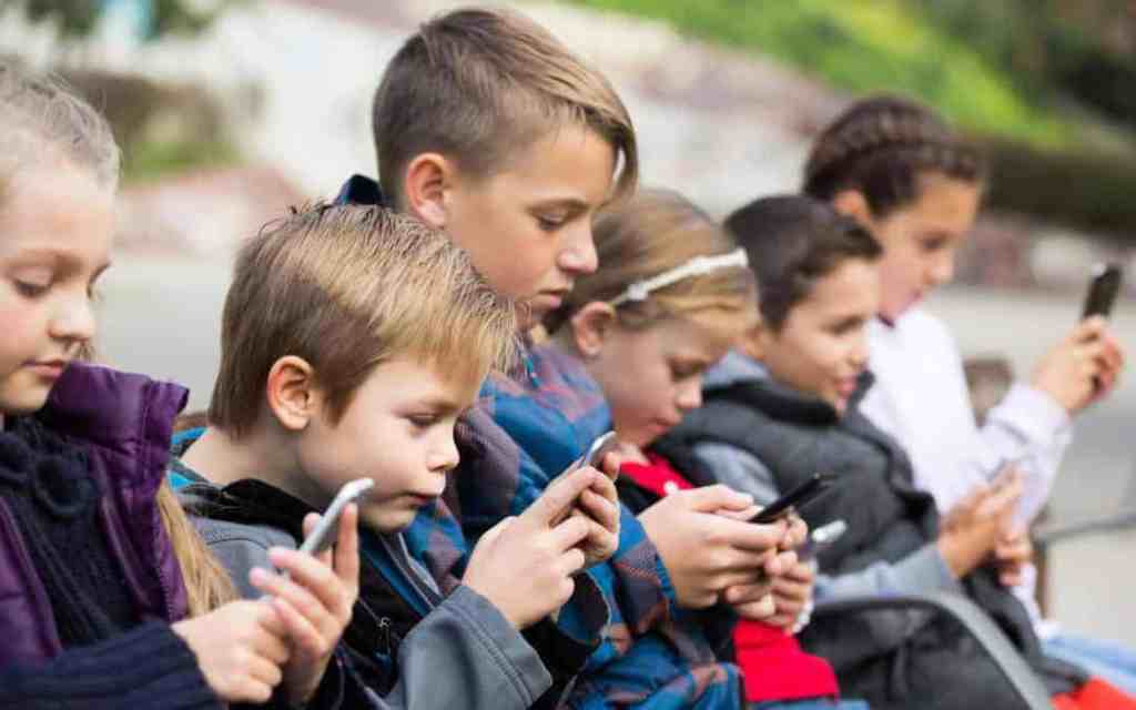 Study Reveals Unexpected Insights into Kids’ Smartphone Use and&nbsp;Wellbeing