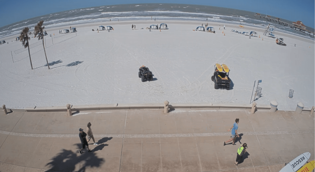 Tourists Flock to Pinellas Beaches Despite Rental&nbsp;Shortage