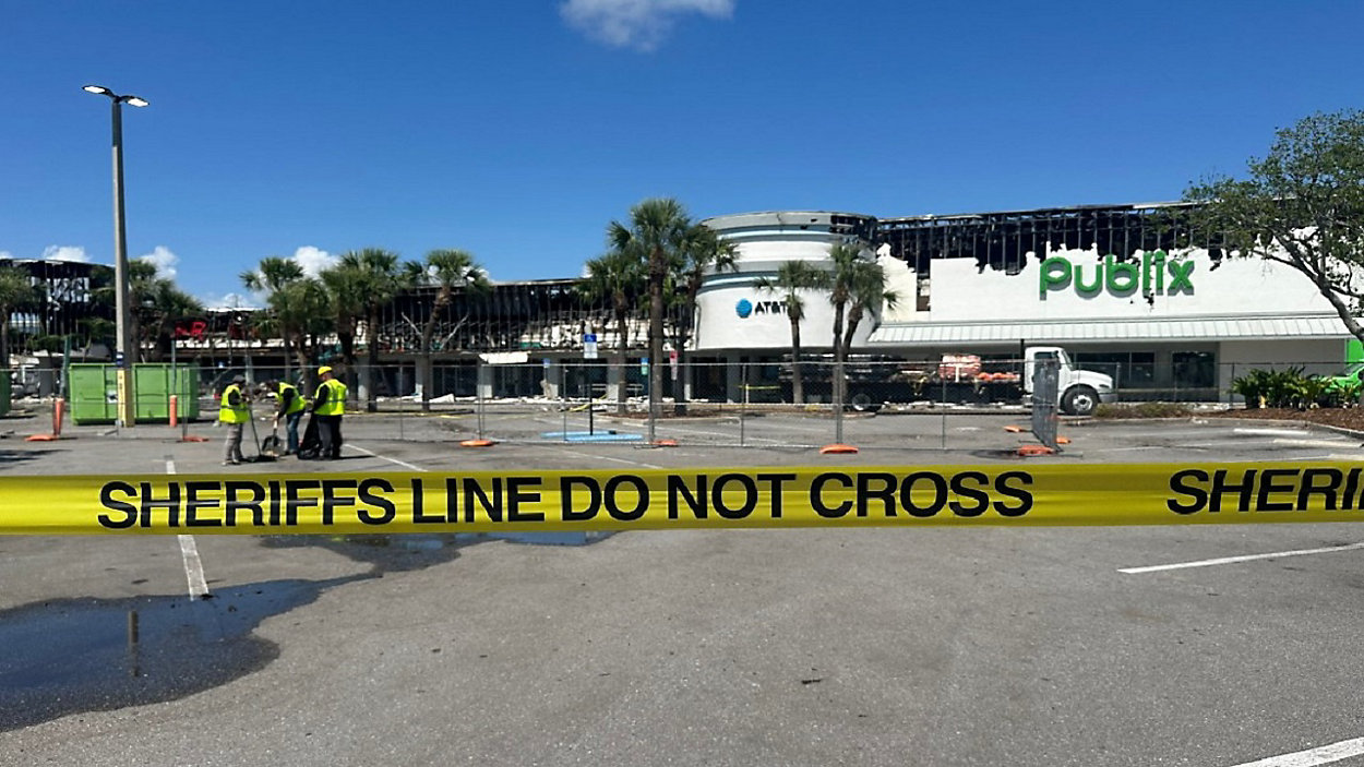Fire-Damaged Publix Was a Lifeline for Hurricane Survivors, St. Pete Beach Residents Say
