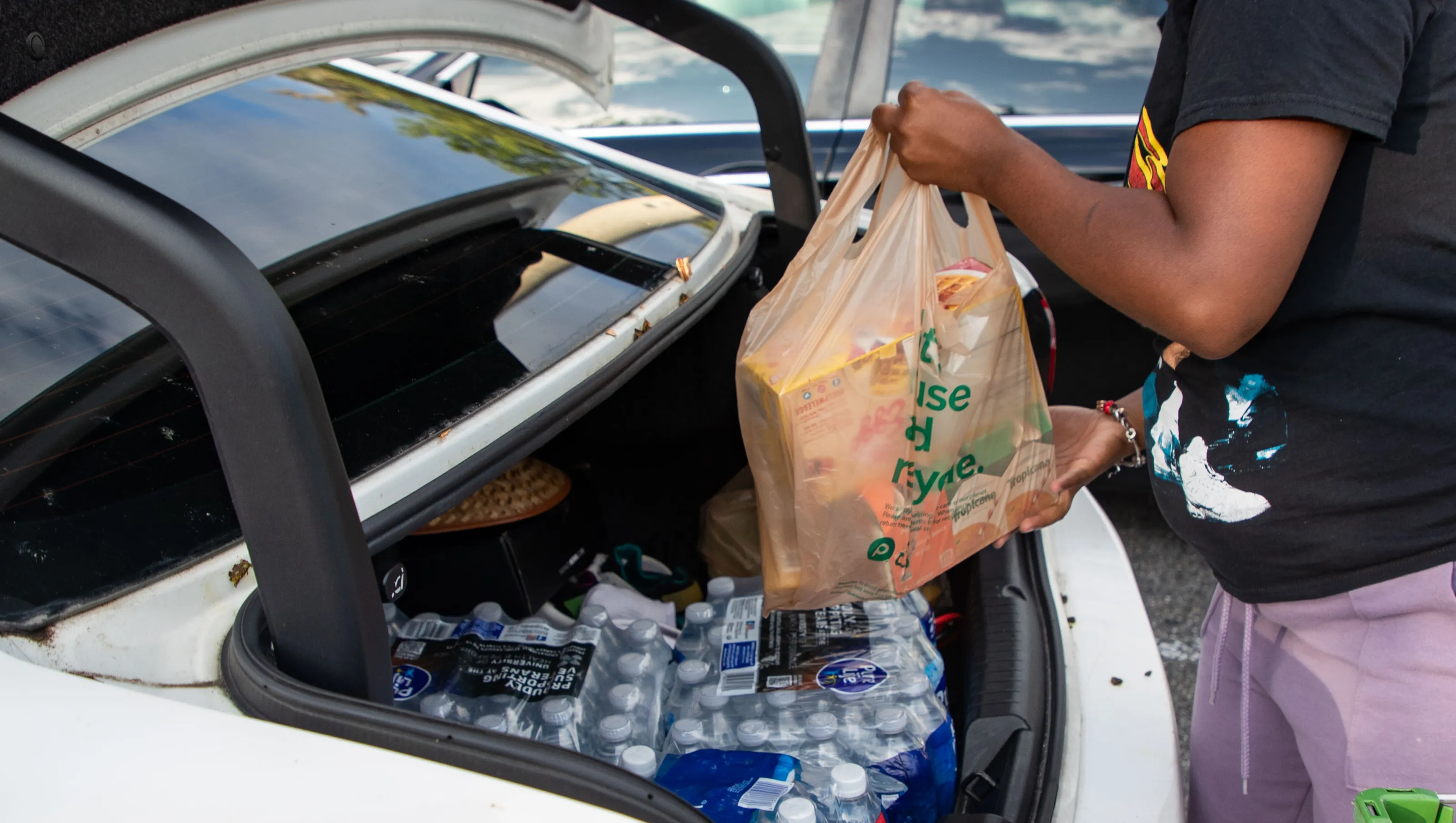 DeSantis Signs $1.6 Billion Tax Cut Package for Shoppers and Businesses