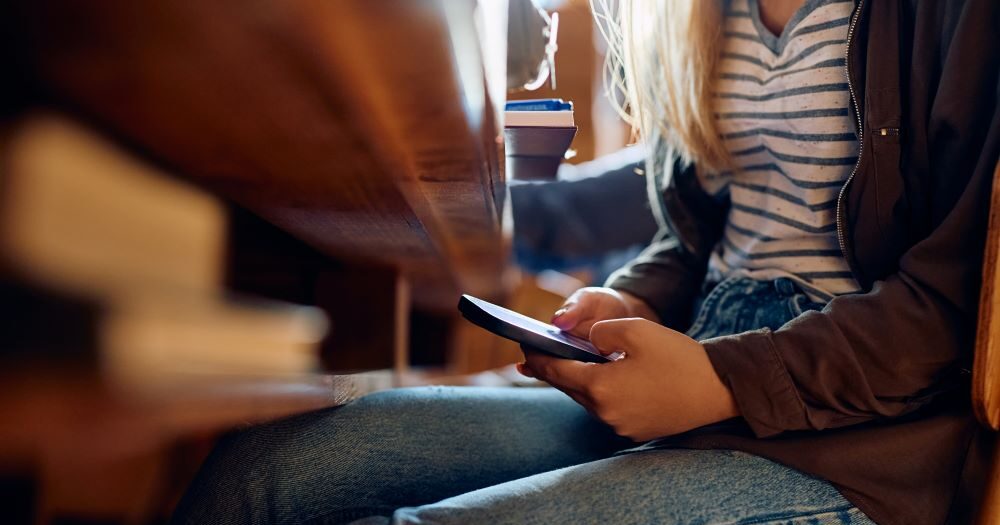 Florida Enforces Statewide Cell Phone Ban in Middle and High Schools This Year