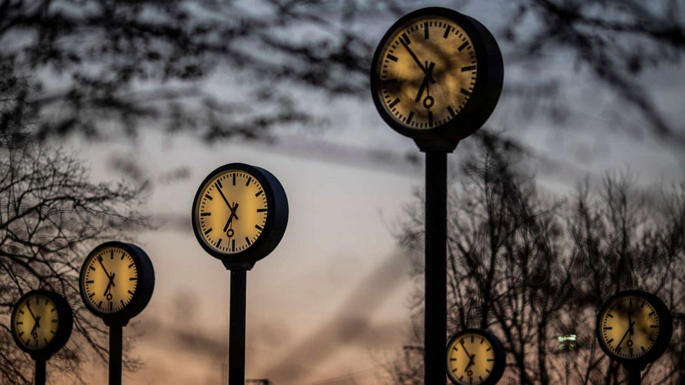 Daylight Saving Time Ends Sunday Despite Years of “Lock the Clock”&nbsp;Efforts