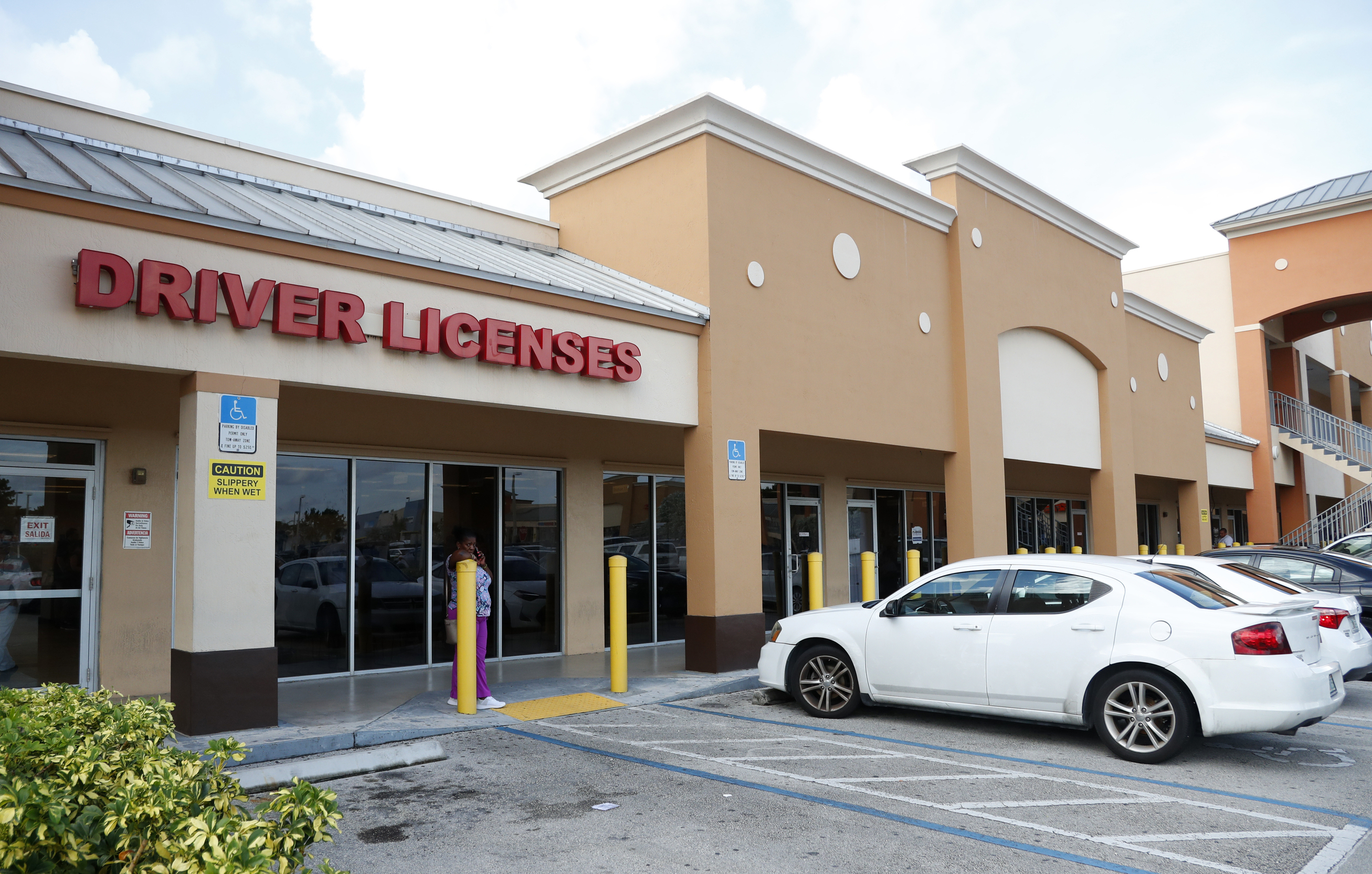 Florida Driver’s License Exams Now English-Only