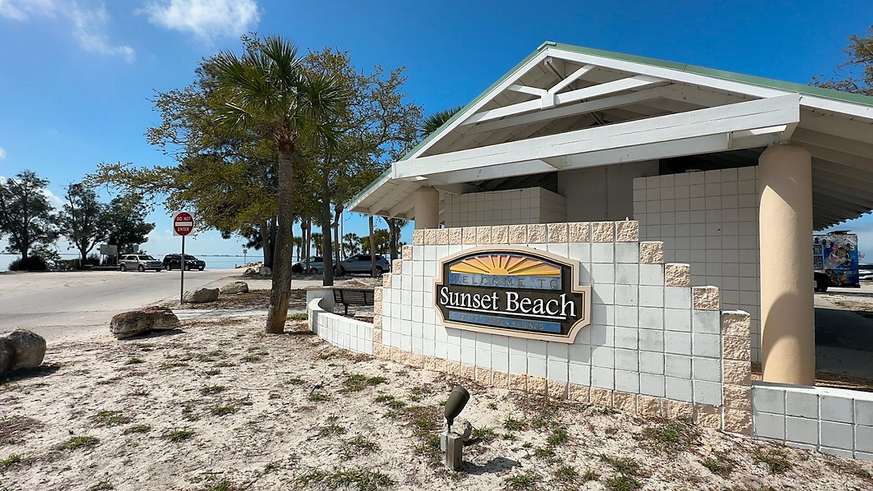 Tarpon Springs Weighs $5 Parking Fee for Non-Residents at Sunset Beach