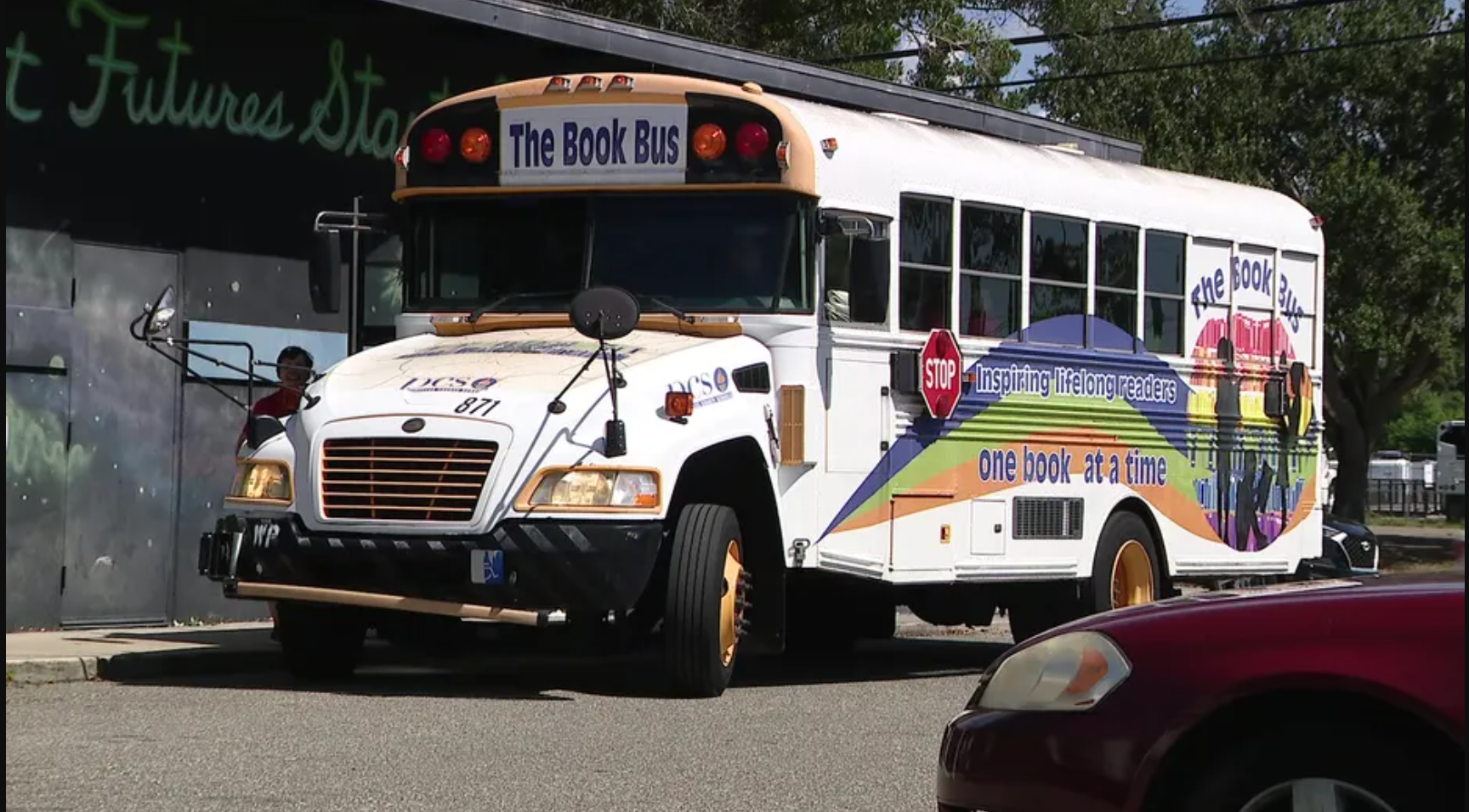 Thousands of Free Books Hit the Road to Keep Pinellas Students Reading